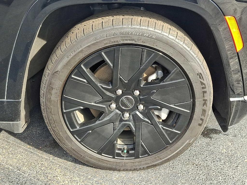 used 2024 Jeep Wagoneer S car, priced at $37,998