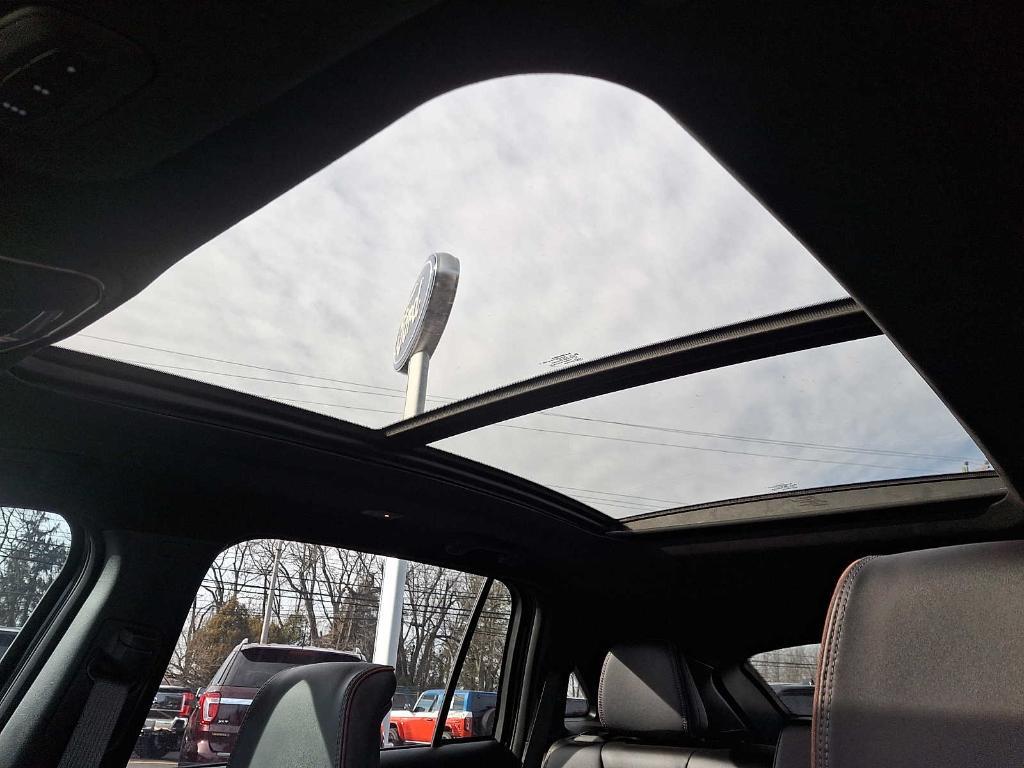 used 2024 Jeep Wagoneer S car, priced at $37,998