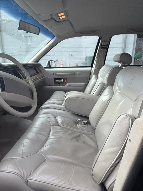 used 1991 Lincoln Town Car car, priced at $9,998