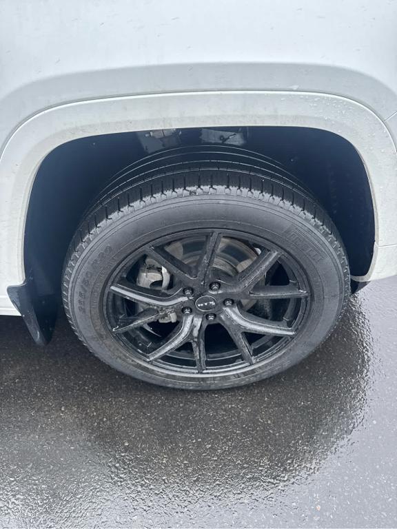 used 2022 Jeep Grand Cherokee L car, priced at $39,998