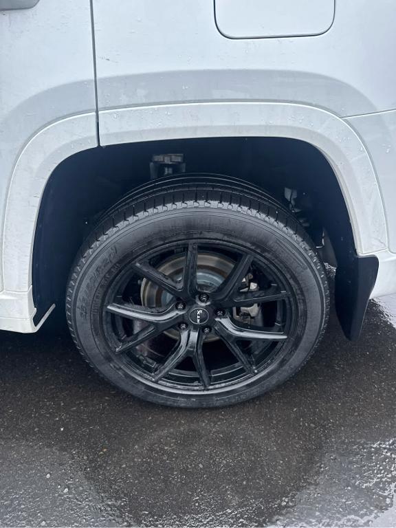 used 2022 Jeep Grand Cherokee L car, priced at $39,998