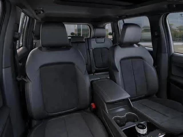 new 2025 Jeep Grand Cherokee car, priced at $41,998