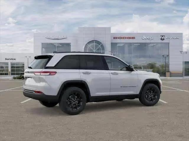 new 2025 Jeep Grand Cherokee car, priced at $41,998