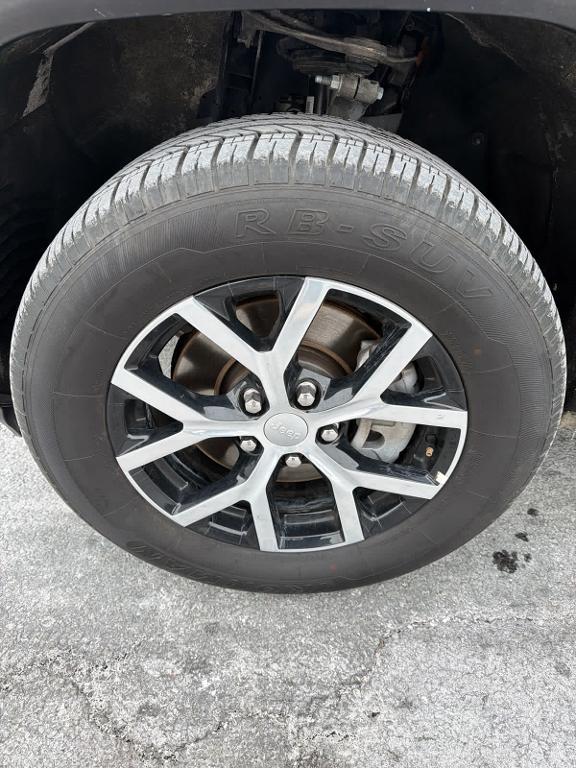 used 2024 Jeep Grand Cherokee L car, priced at $33,998