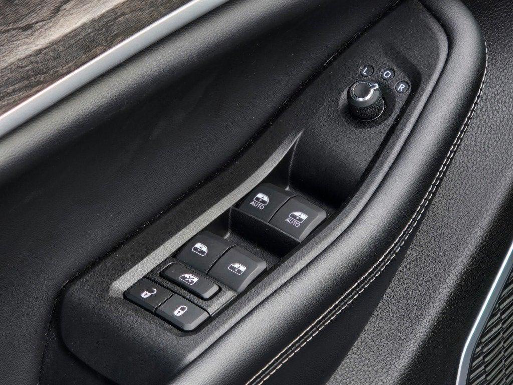 used 2024 Jeep Grand Cherokee car, priced at $38,990