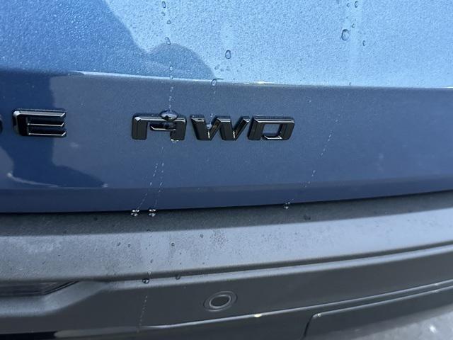 new 2026 Chevrolet Traverse car, priced at $43,683