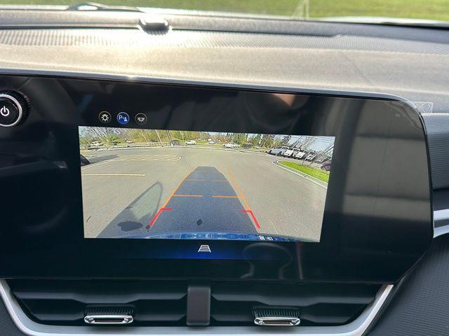 new 2026 Chevrolet Equinox car, priced at $30,462