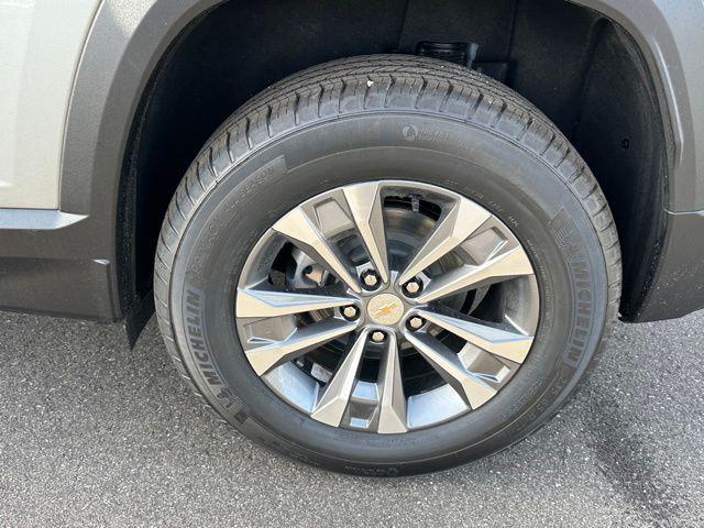 new 2026 Chevrolet Equinox car, priced at $30,503