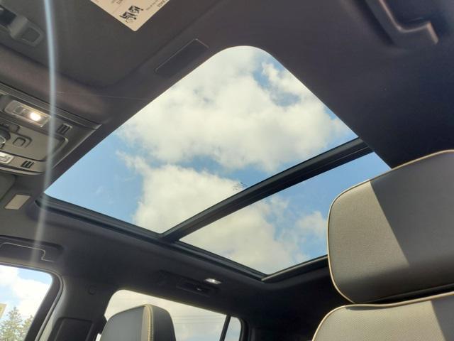 new 2025 Chevrolet Suburban car, priced at $73,443