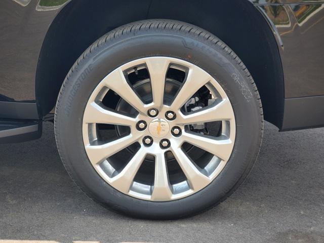 new 2025 Chevrolet Suburban car, priced at $73,443