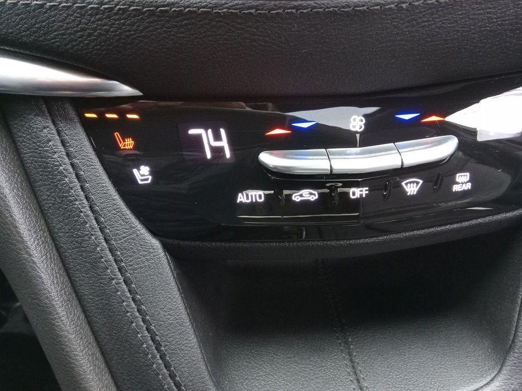 used 2022 Cadillac XT5 car, priced at $36,988