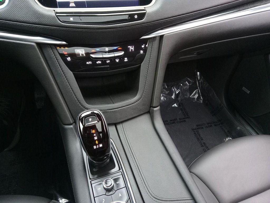 used 2022 Cadillac XT5 car, priced at $36,988