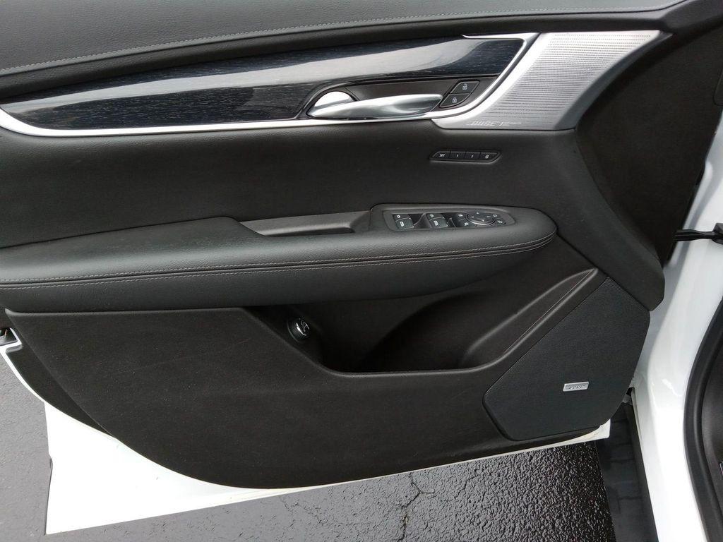 used 2022 Cadillac XT5 car, priced at $36,988