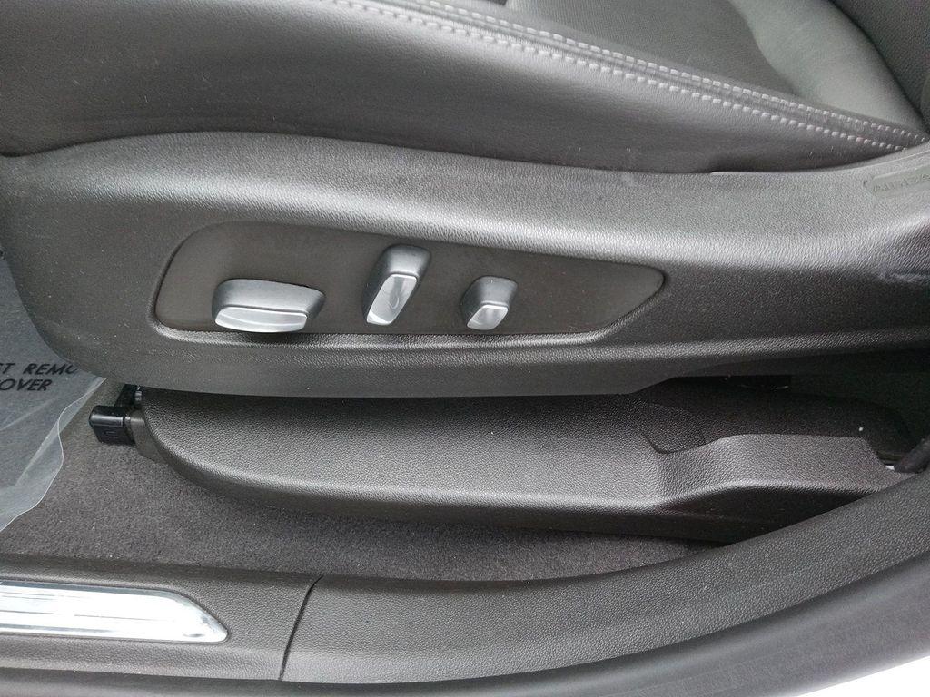 used 2022 Cadillac XT5 car, priced at $36,988