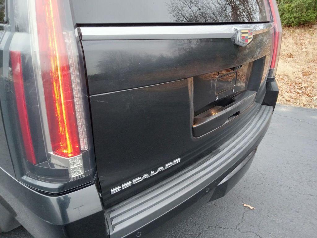 used 2019 Cadillac Escalade ESV car, priced at $31,867