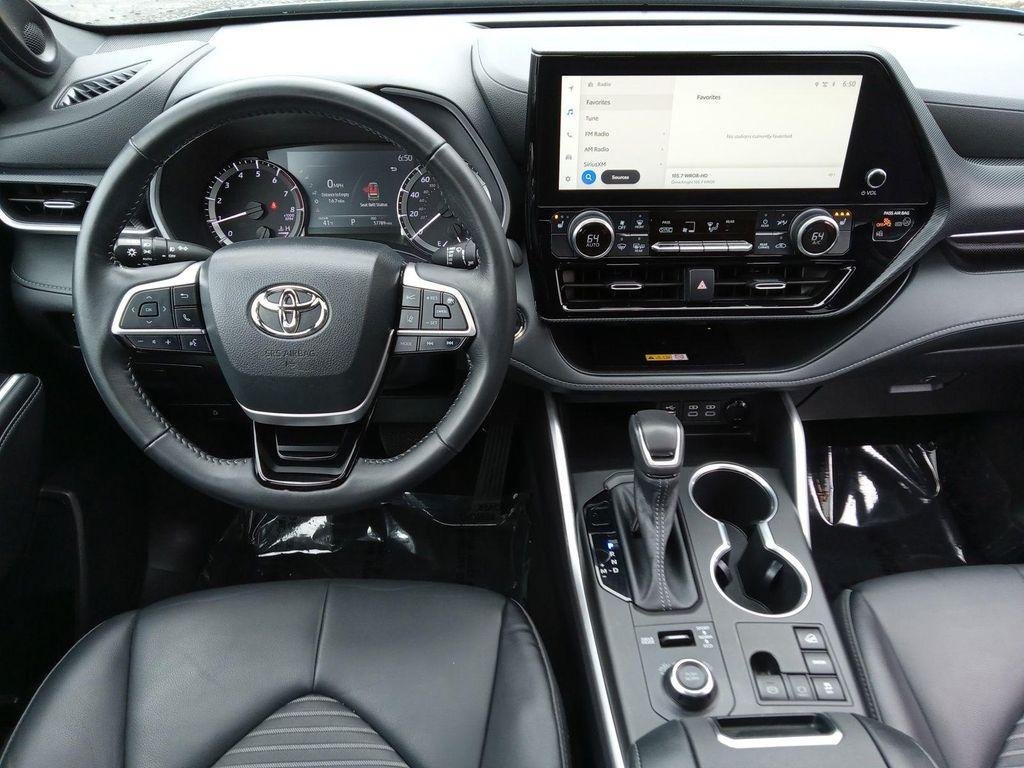 used 2023 Toyota Highlander car, priced at $38,633