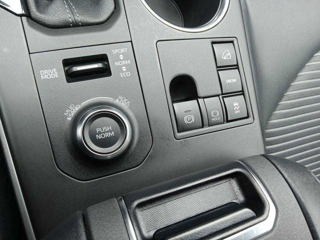used 2023 Toyota Highlander car, priced at $38,633