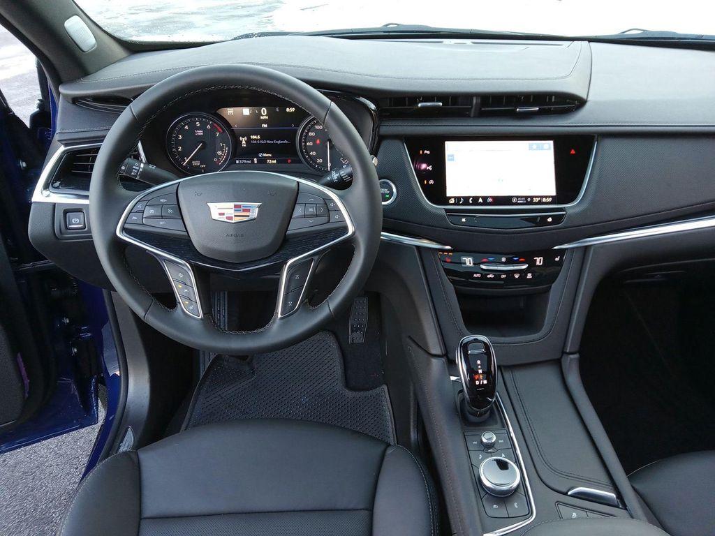 new 2025 Cadillac XT5 car, priced at $56,990