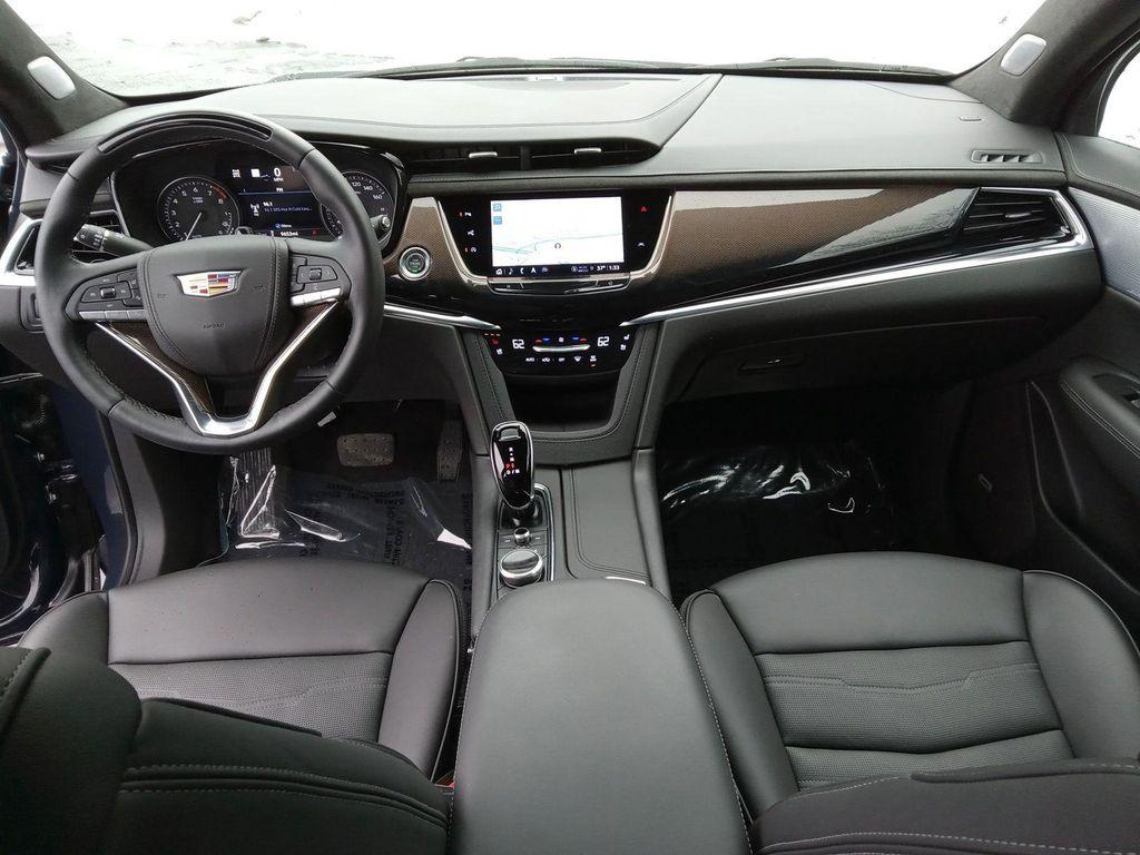 used 2025 Cadillac XT6 car, priced at $54,588
