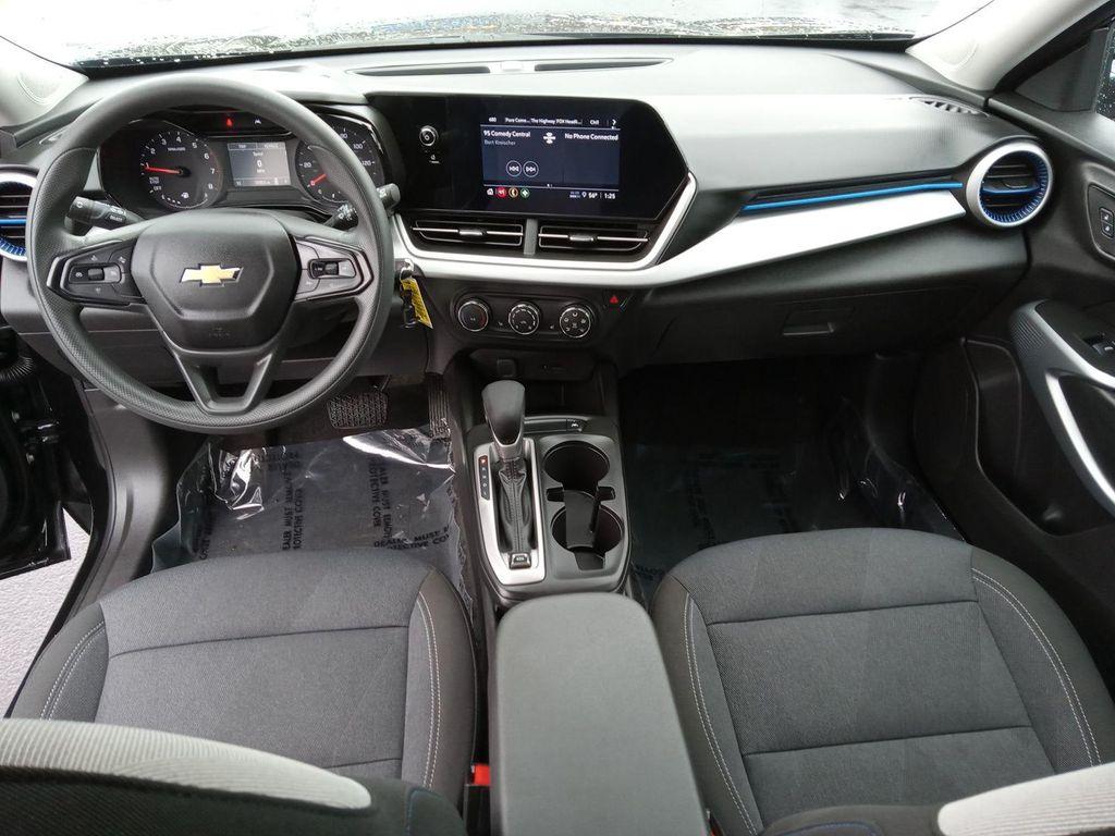 used 2025 Chevrolet Trax car, priced at $22,633