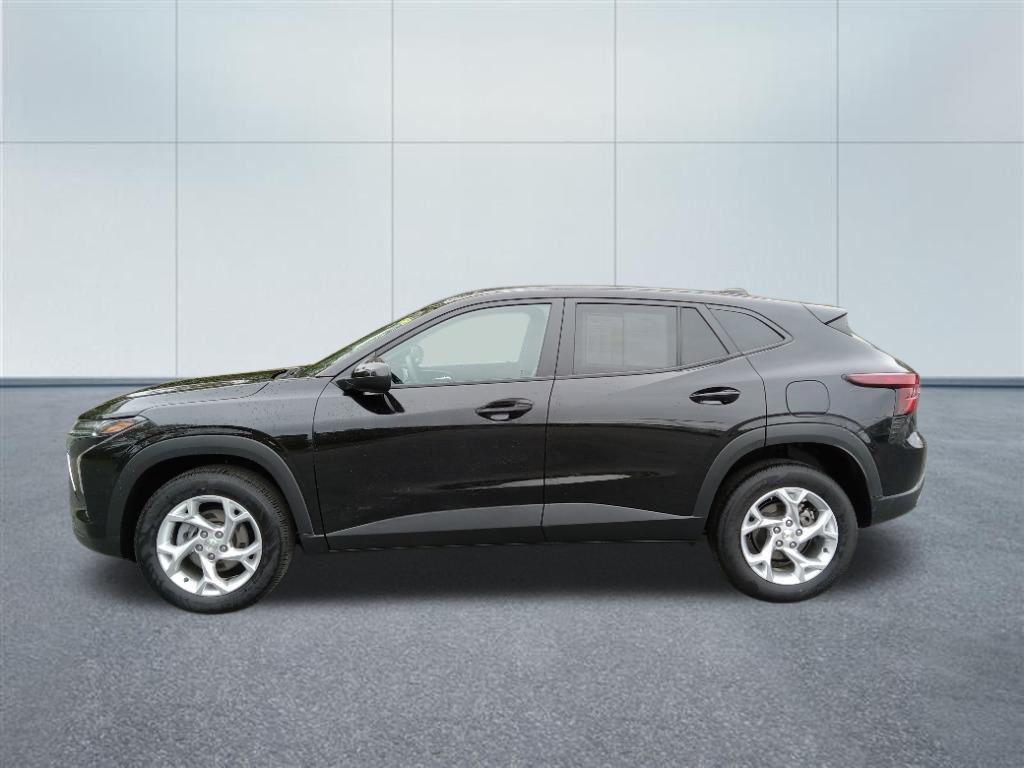 used 2025 Chevrolet Trax car, priced at $22,633