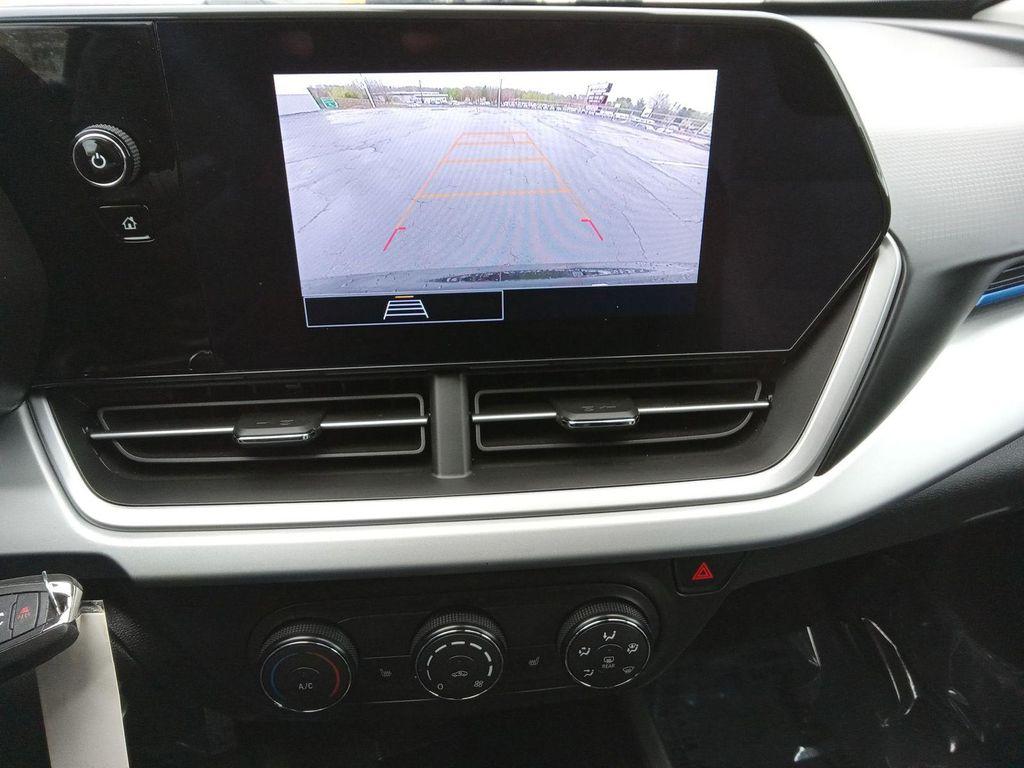 used 2025 Chevrolet Trax car, priced at $22,633
