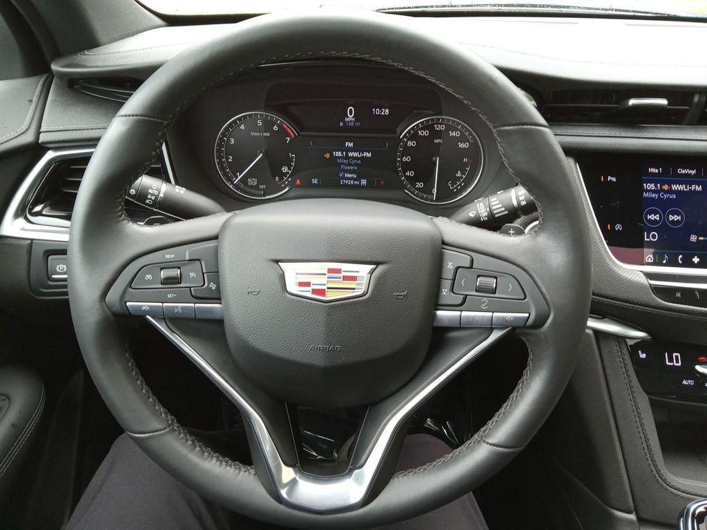 used 2024 Cadillac XT6 car, priced at $42,633