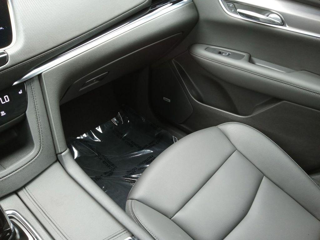 used 2024 Cadillac XT6 car, priced at $42,633