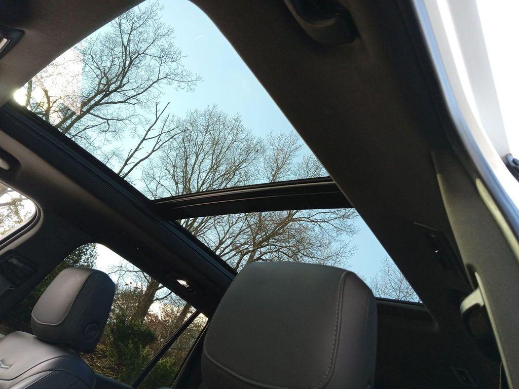 used 2023 Cadillac XT6 car, priced at $34,994