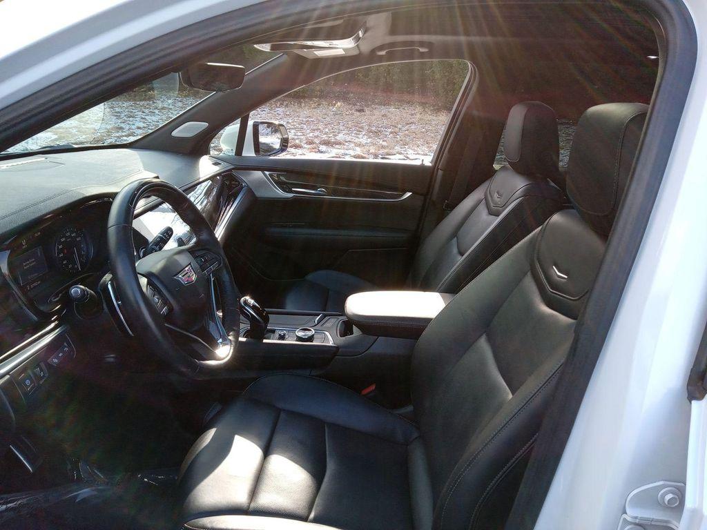 used 2023 Cadillac XT6 car, priced at $34,994