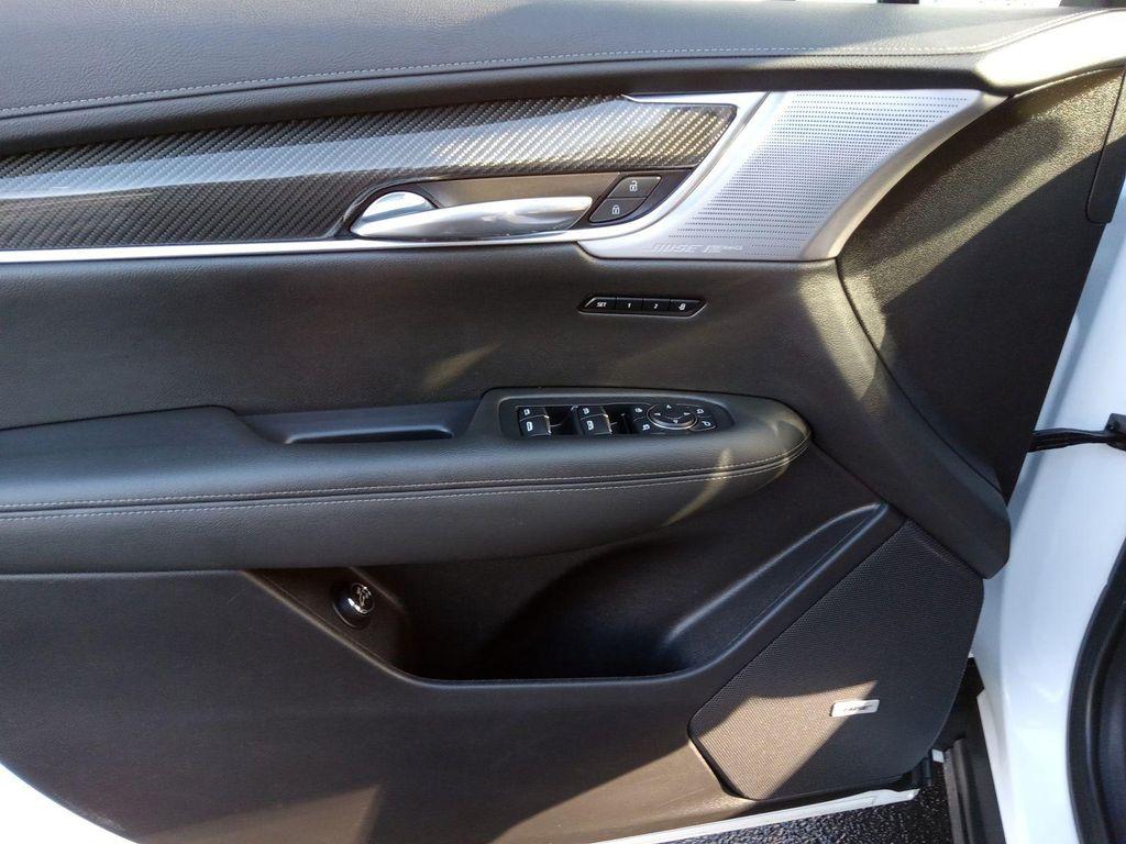 used 2023 Cadillac XT6 car, priced at $34,994