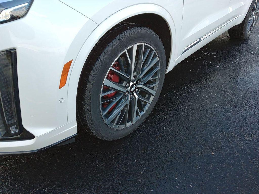 used 2023 Cadillac XT6 car, priced at $34,994