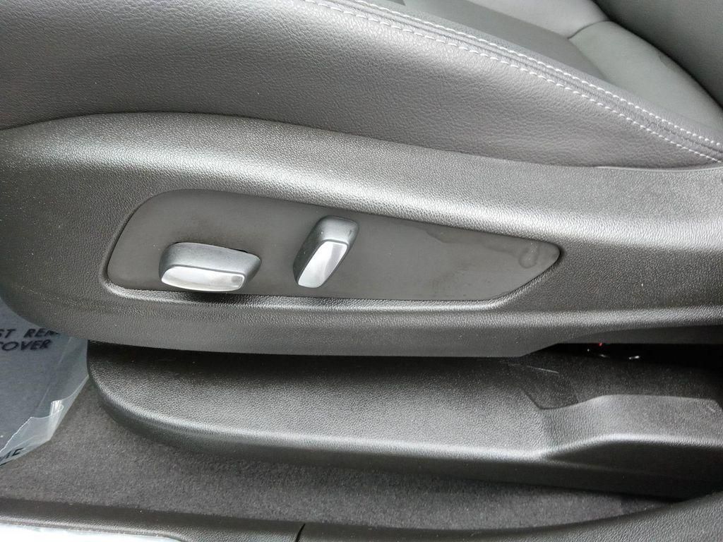 used 2023 Cadillac XT5 car, priced at $33,639