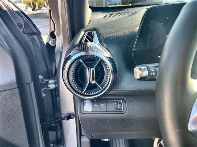 used 2025 Chevrolet Equinox car, priced at $24,000