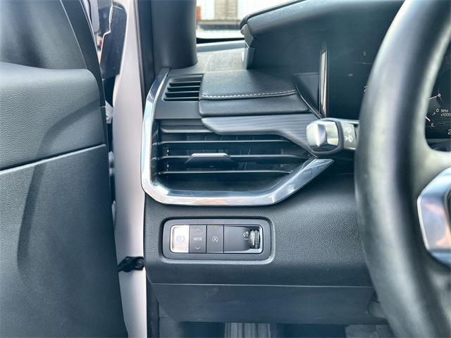 used 2025 GMC Acadia car, priced at $31,000