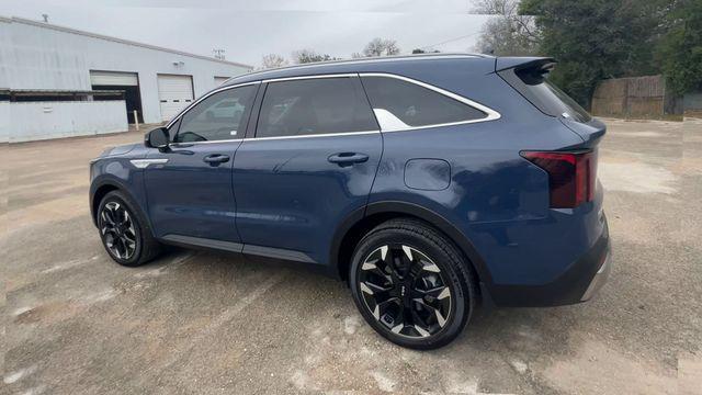 used 2025 Kia Sorento car, priced at $34,000
