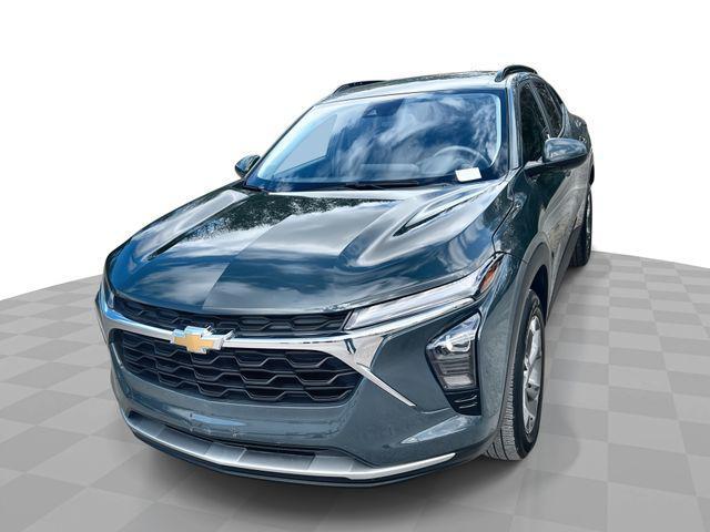 used 2025 Chevrolet Trax car, priced at $20,200