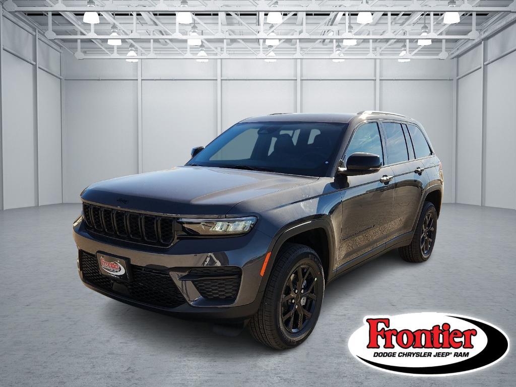 new 2025 Jeep Grand Cherokee car, priced at $41,044