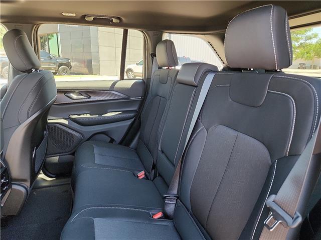 new 2026 Jeep Grand Cherokee car, priced at $39,066