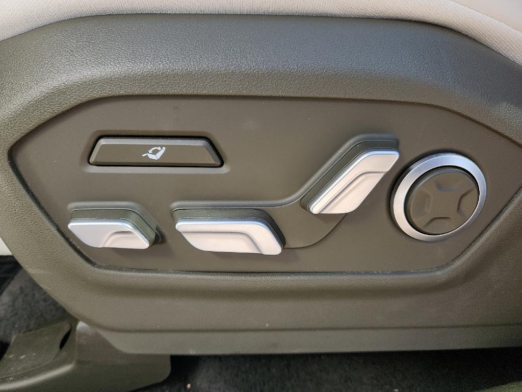 used 2025 Hyundai Santa Fe car, priced at $39,995