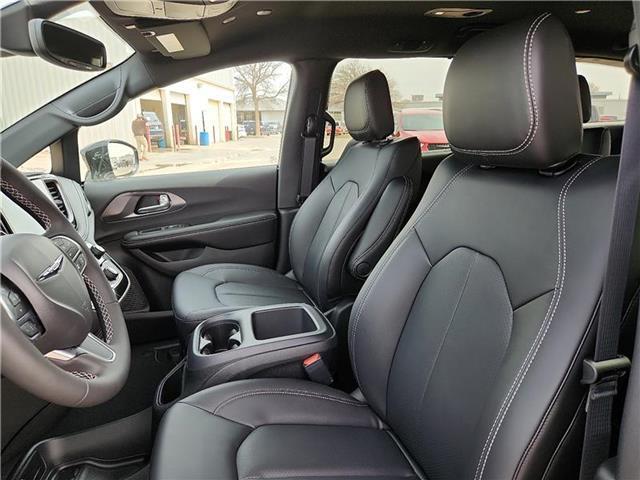 new 2026 Chrysler Pacifica car, priced at $43,918