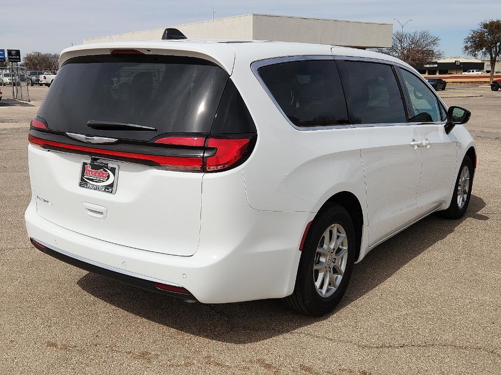 new 2026 Chrysler Pacifica car, priced at $44,179