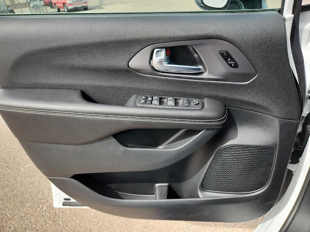 new 2026 Chrysler Pacifica car, priced at $44,179