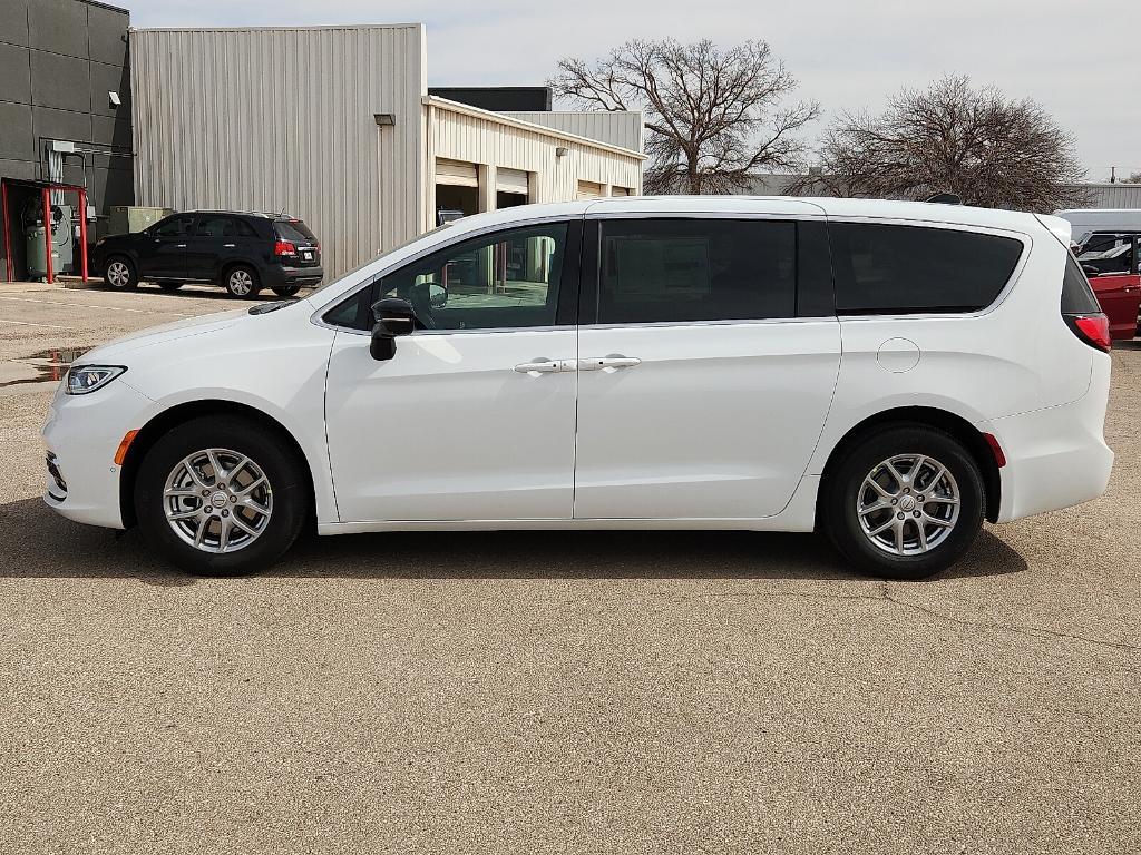 new 2026 Chrysler Pacifica car, priced at $44,179