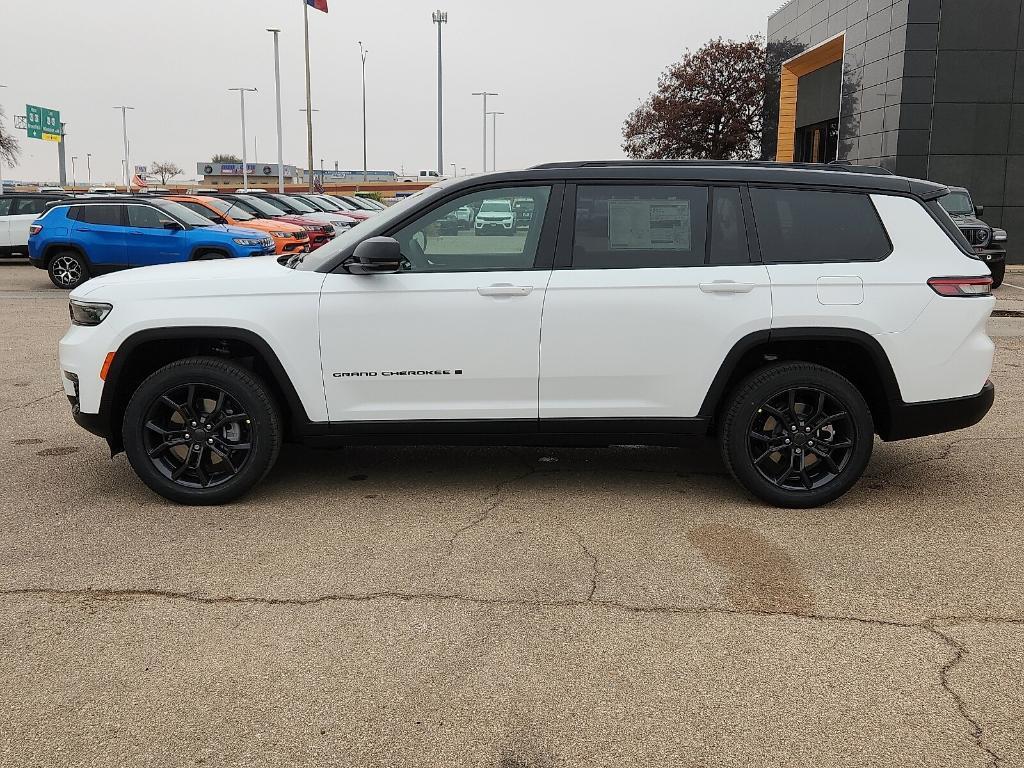 new 2025 Jeep Grand Cherokee L car, priced at $49,533