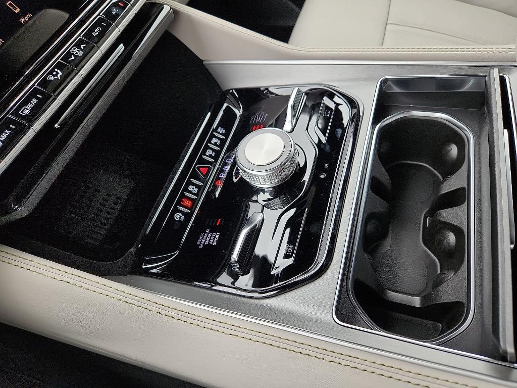 new 2026 Jeep Grand Wagoneer car, priced at $83,398