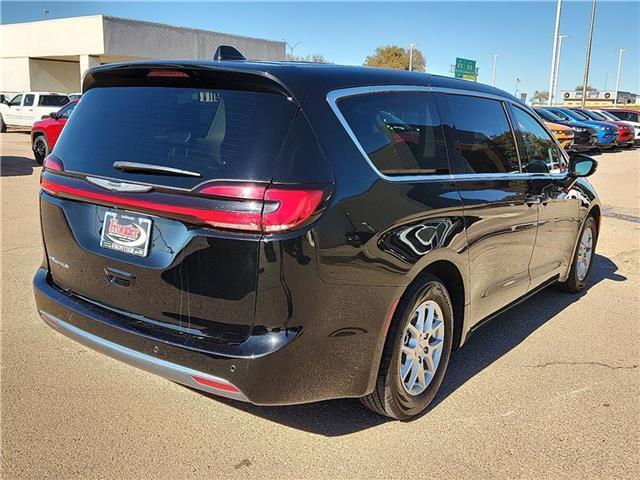 used 2024 Chrysler Pacifica car, priced at $29,995