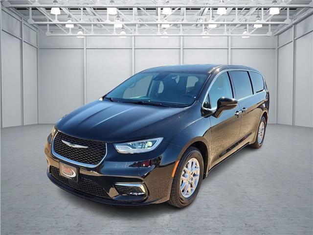 used 2024 Chrysler Pacifica car, priced at $29,995