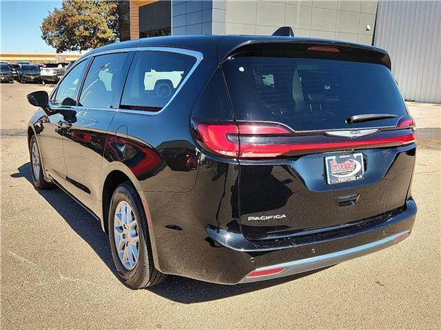 used 2024 Chrysler Pacifica car, priced at $29,995