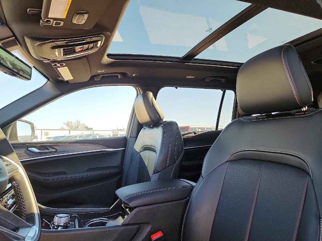 new 2025 Jeep Grand Cherokee L car, priced at $51,900